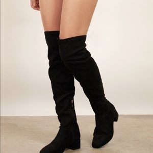 knee high black boots
